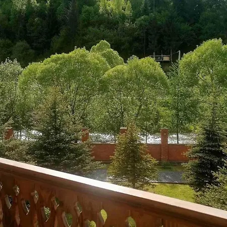 Zolotapidkova & River01 Літній будинок *